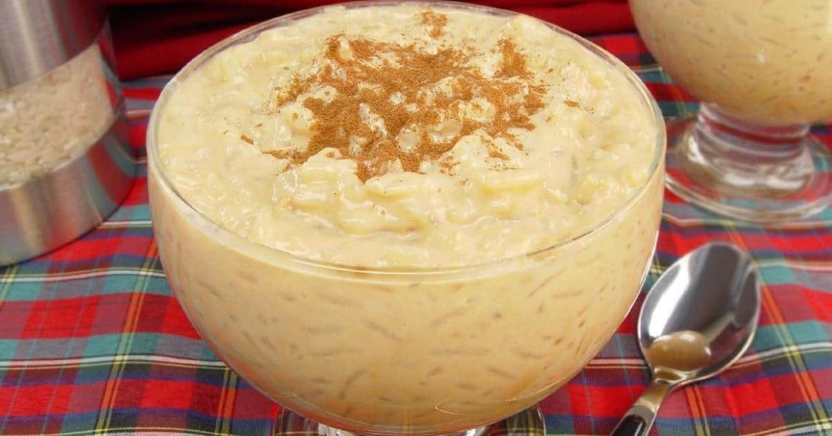 Arroz doce cremoso com leite condensado, incrível de gostoso além de fácil de fazer