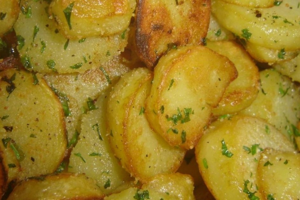 Batata salteada na manteiga, simples e o resultado é incrível