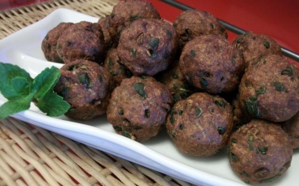 Bolinho de Carne Moída e Hortelã-Muito Gostoso e Prático 