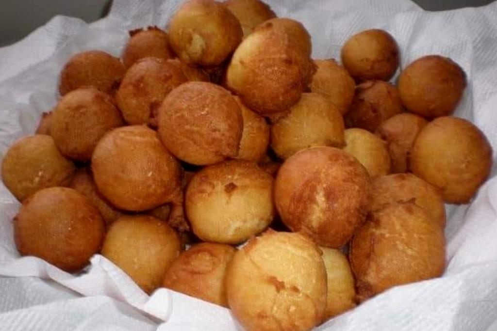 Bolinho de chuva sequinho é fácil de fazer econômico e delicioso