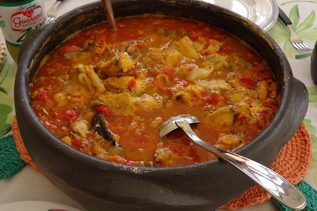 Moqueca de peixe com pirão, prepare um arroz branquinho para acompanhar