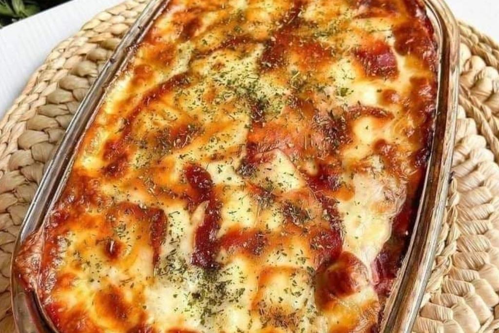 Parmegiana de carne moída cremosa, para incrementar o seu almoço de domingo