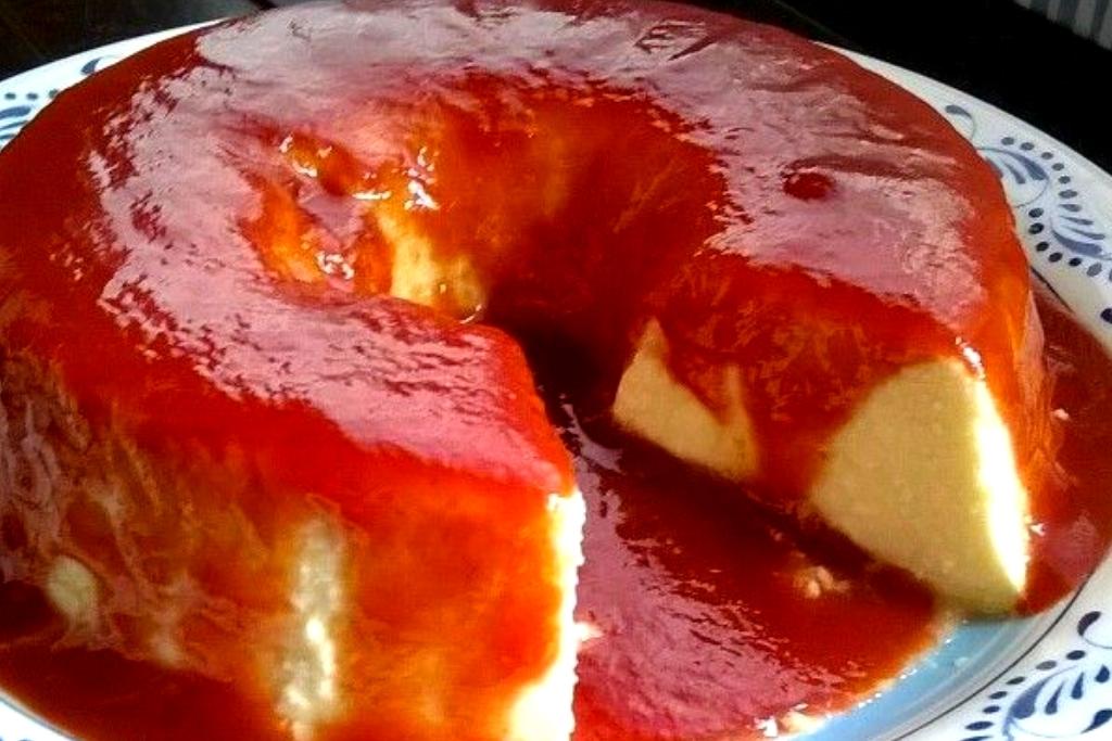 Pudim romeu e julieta, receita de sobremesa que não precisa ir ao forno